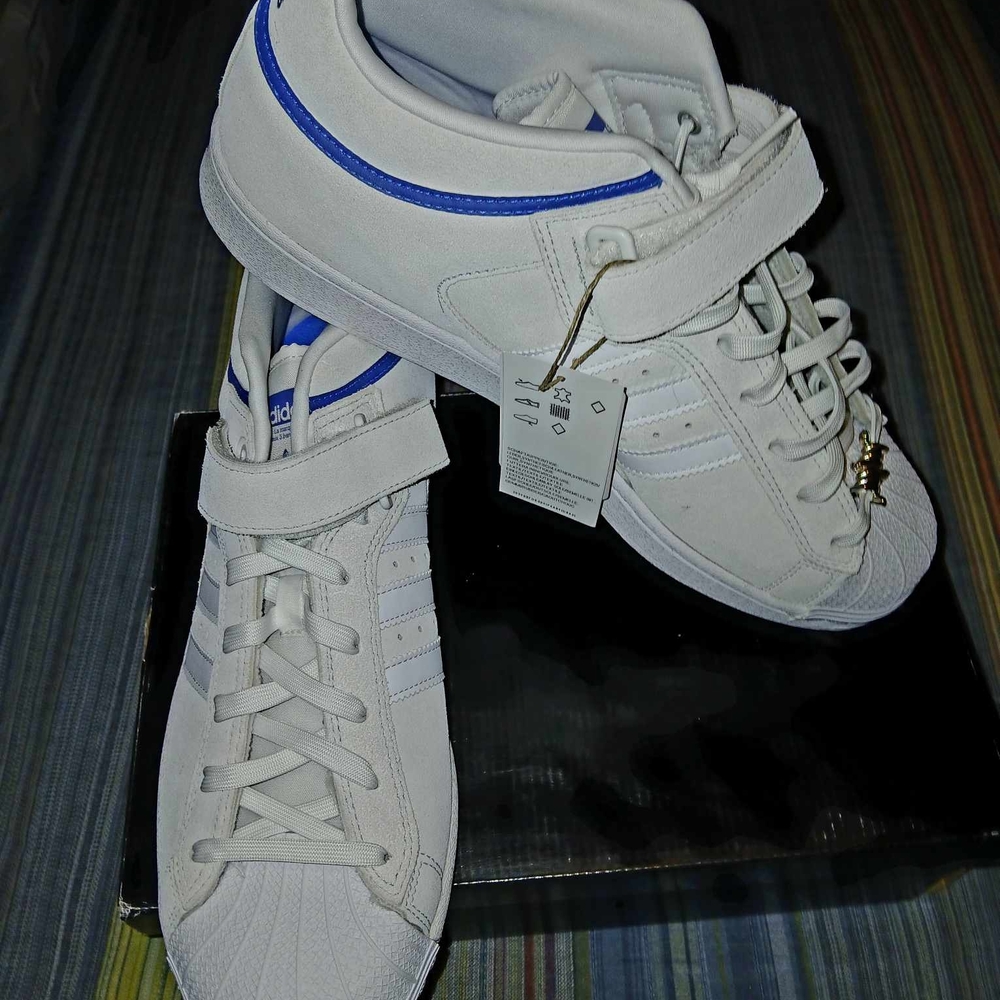Adidas Men's Lt Grey and Royal Blue Sneakers
